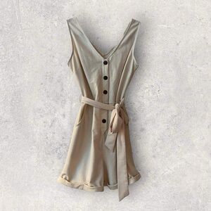 Beige Sleeveless Button-Front Romper with Tie Waist – Size Small